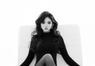 吴艳妮晒性感肯豆风写真紧身黑衣大秀完美身材网友直呼认不出